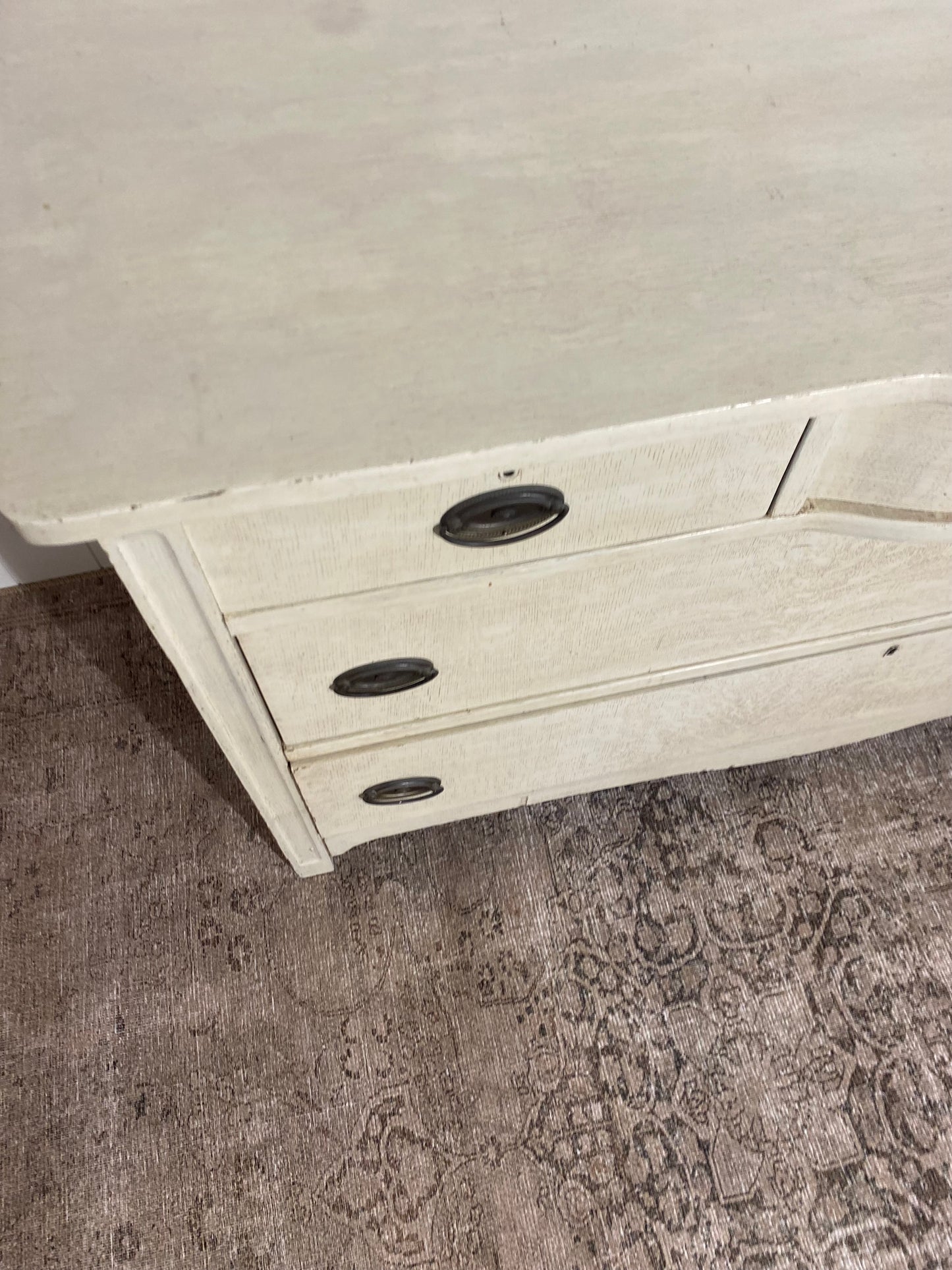 Off White Vintage Dresser