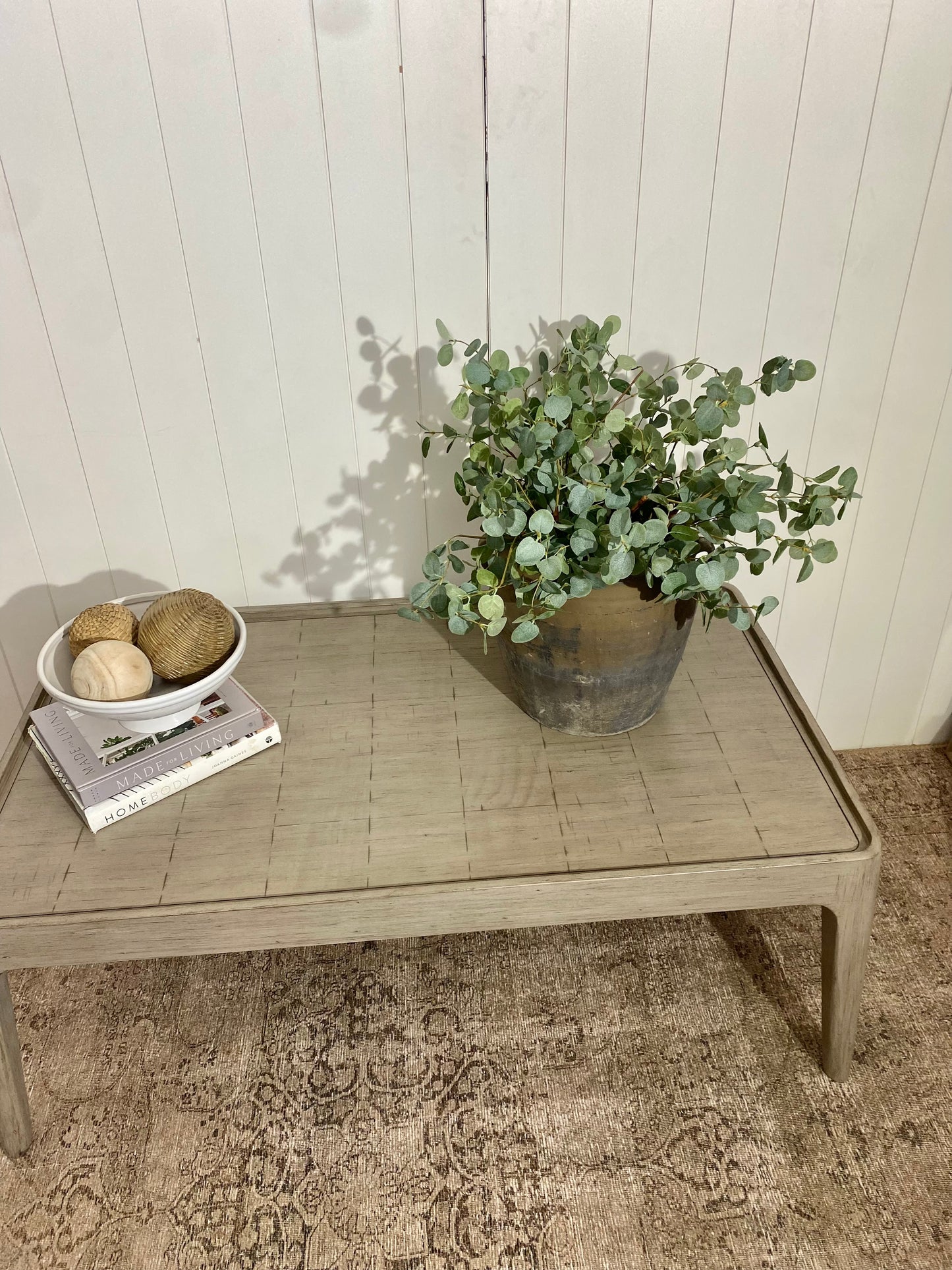 Bernhardt Coffee Table classic style grey / taupe Colour 46.5"